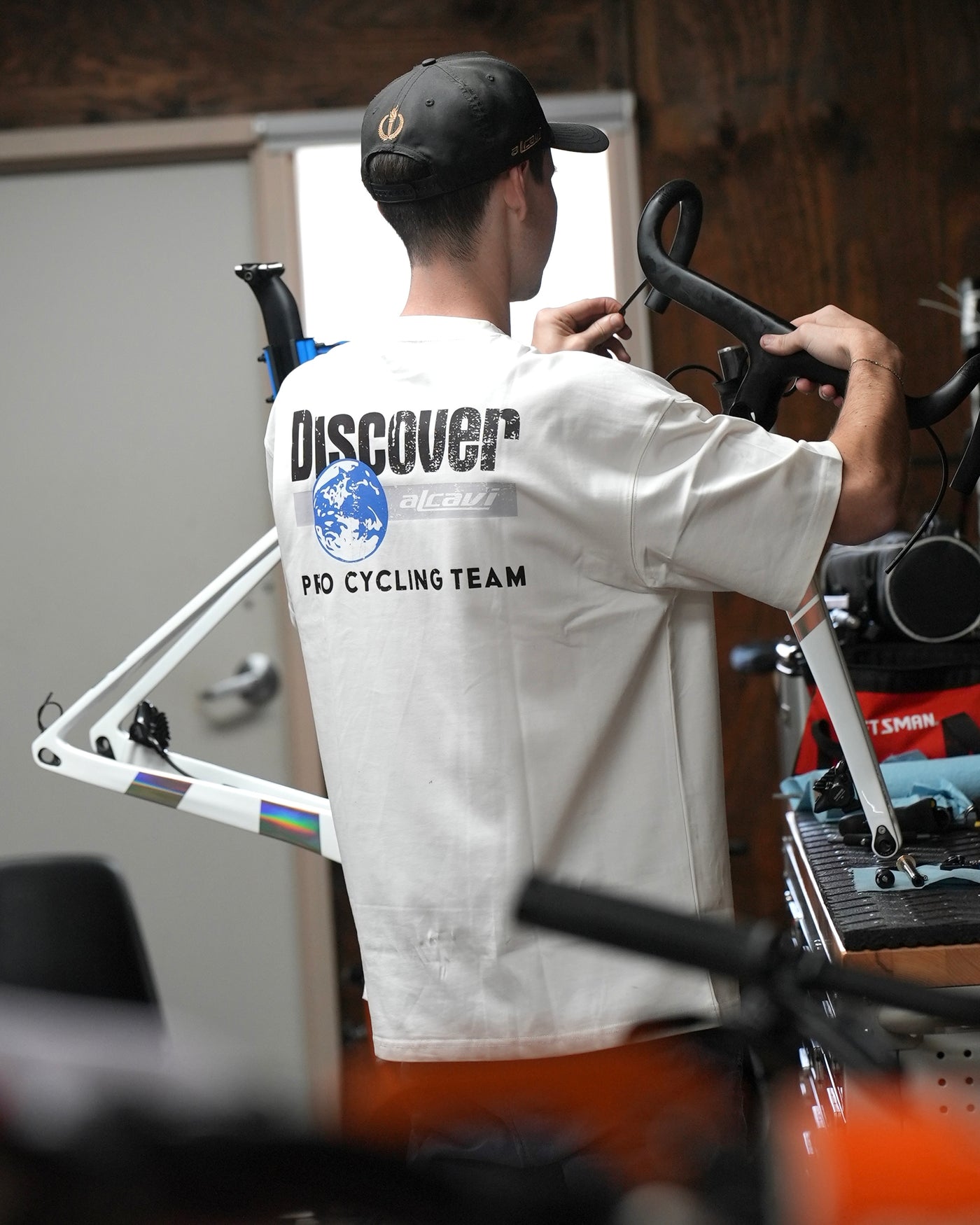 Discover Alcavi Tee – Vintage Drop